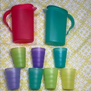 Vintage Kids Tupperware Pitcher and Cup Set! 2 Pitchers and 7 cups! EUC